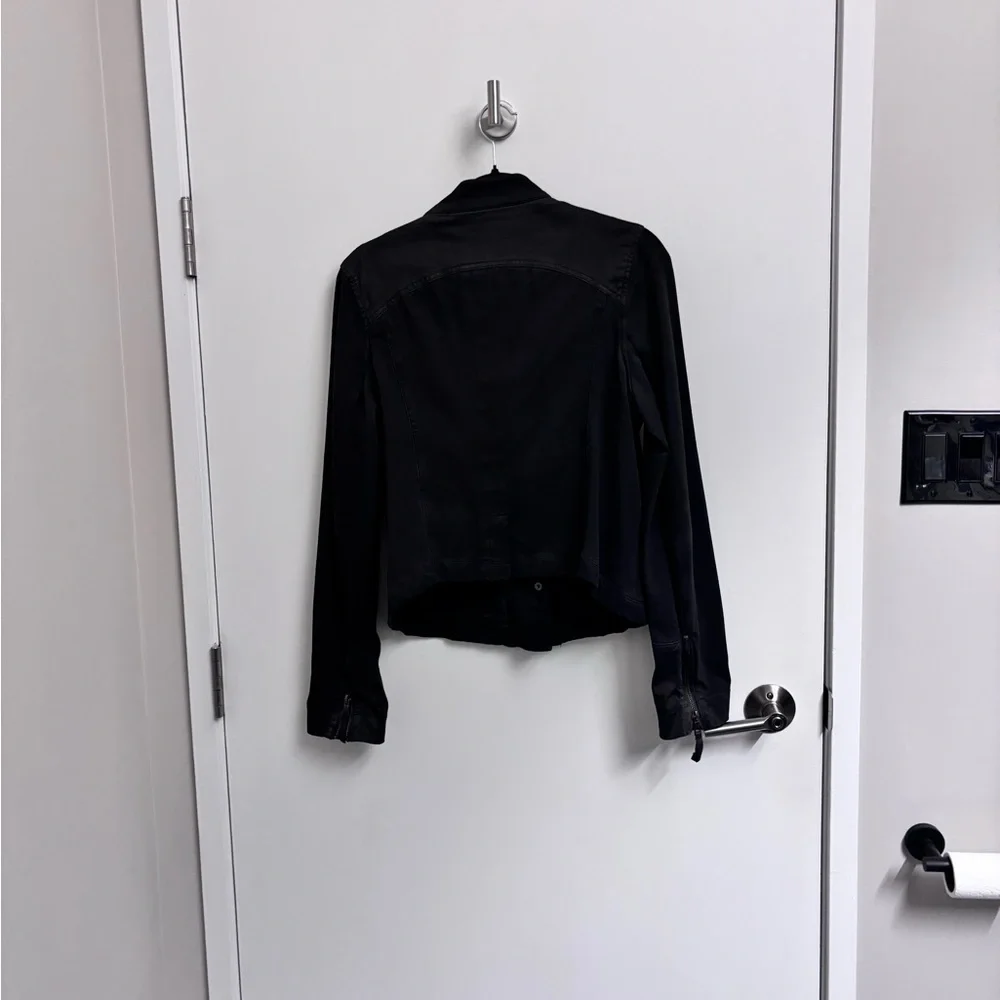 Casual jacket with leather detail